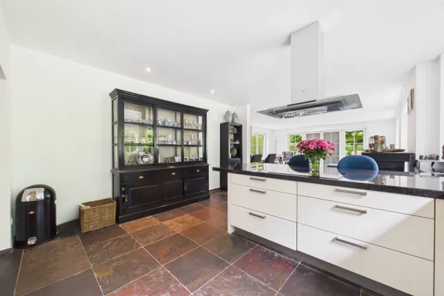 Groot vrijstaande villa — foto 18