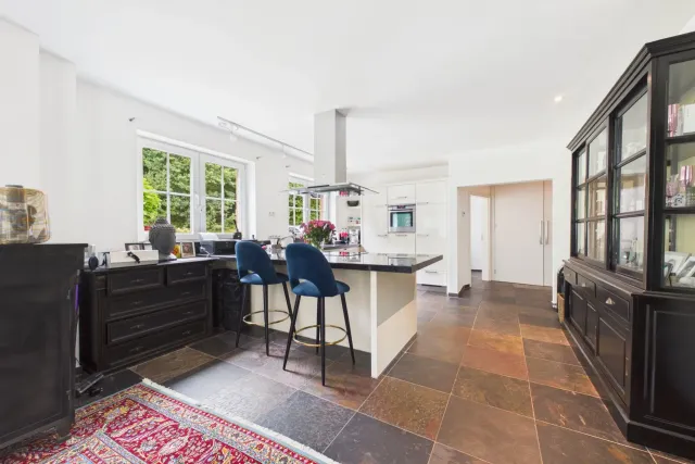 Groot vrijstaande villa — foto 6